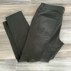 EUC Men’s lululemon Pants